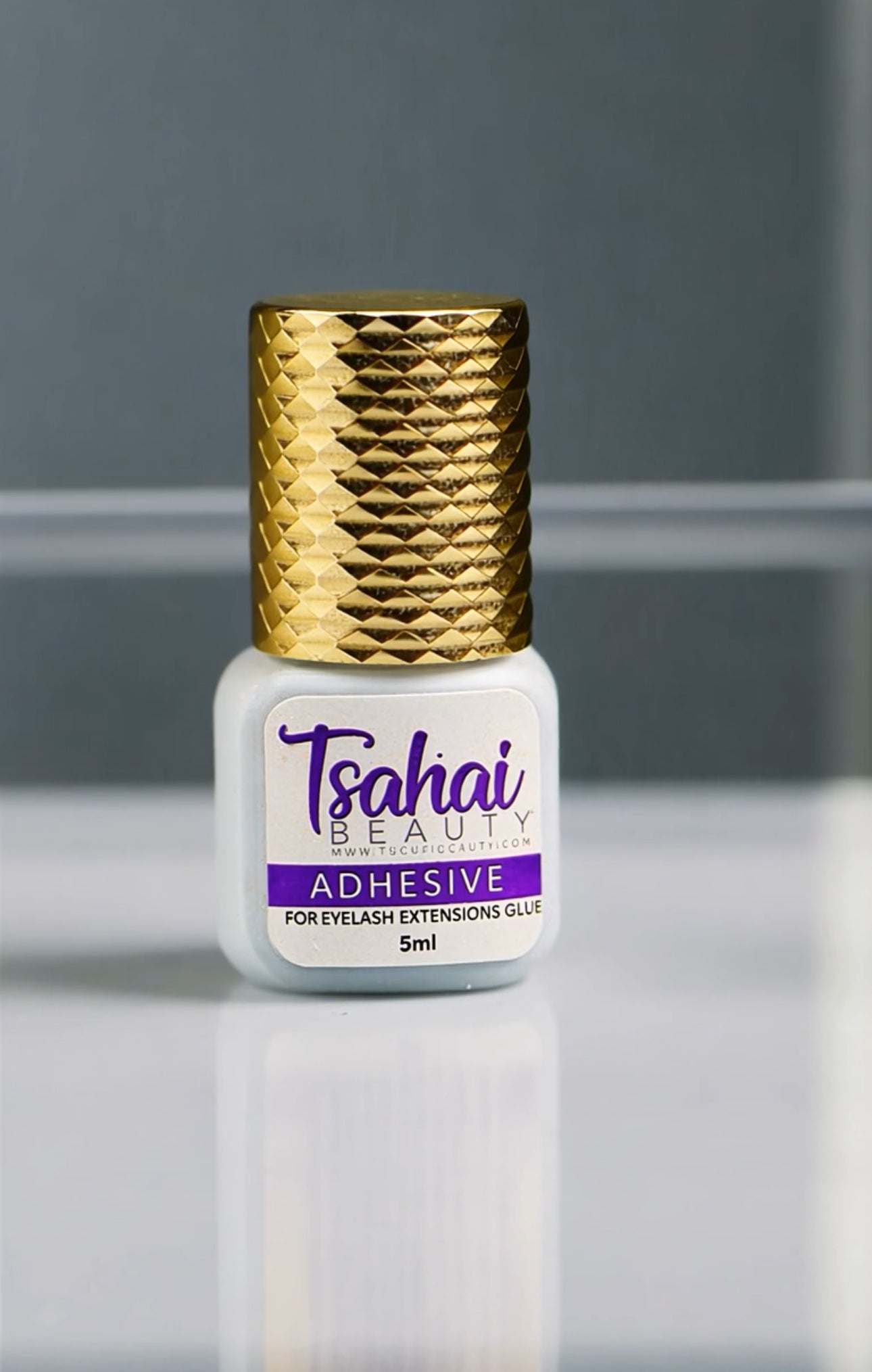 Lash Adhesive